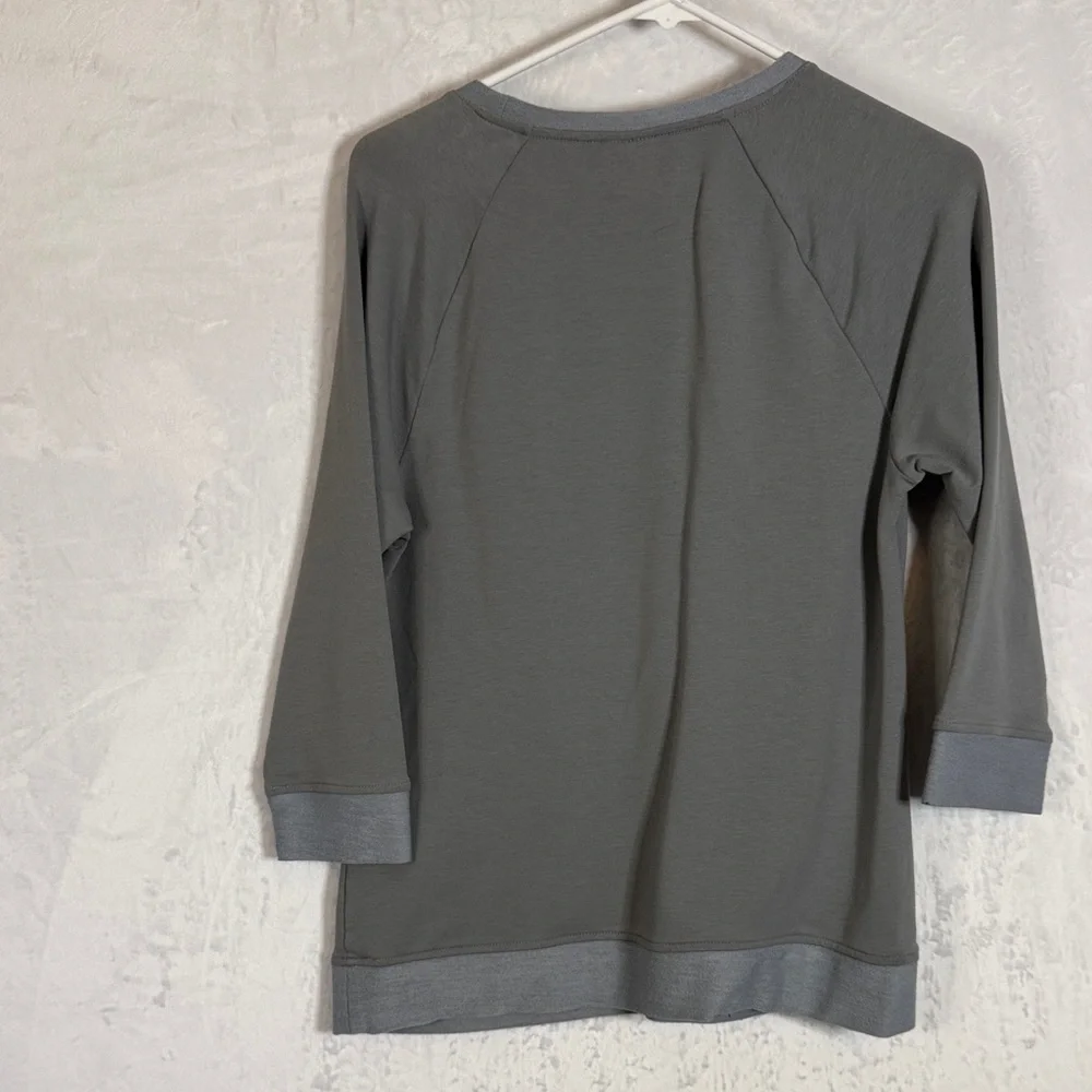Weekends by Chico's Gray 3/4 Sleeve Sweatshirt Small